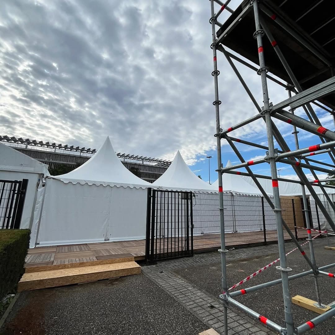 entree tente revetement sol apres