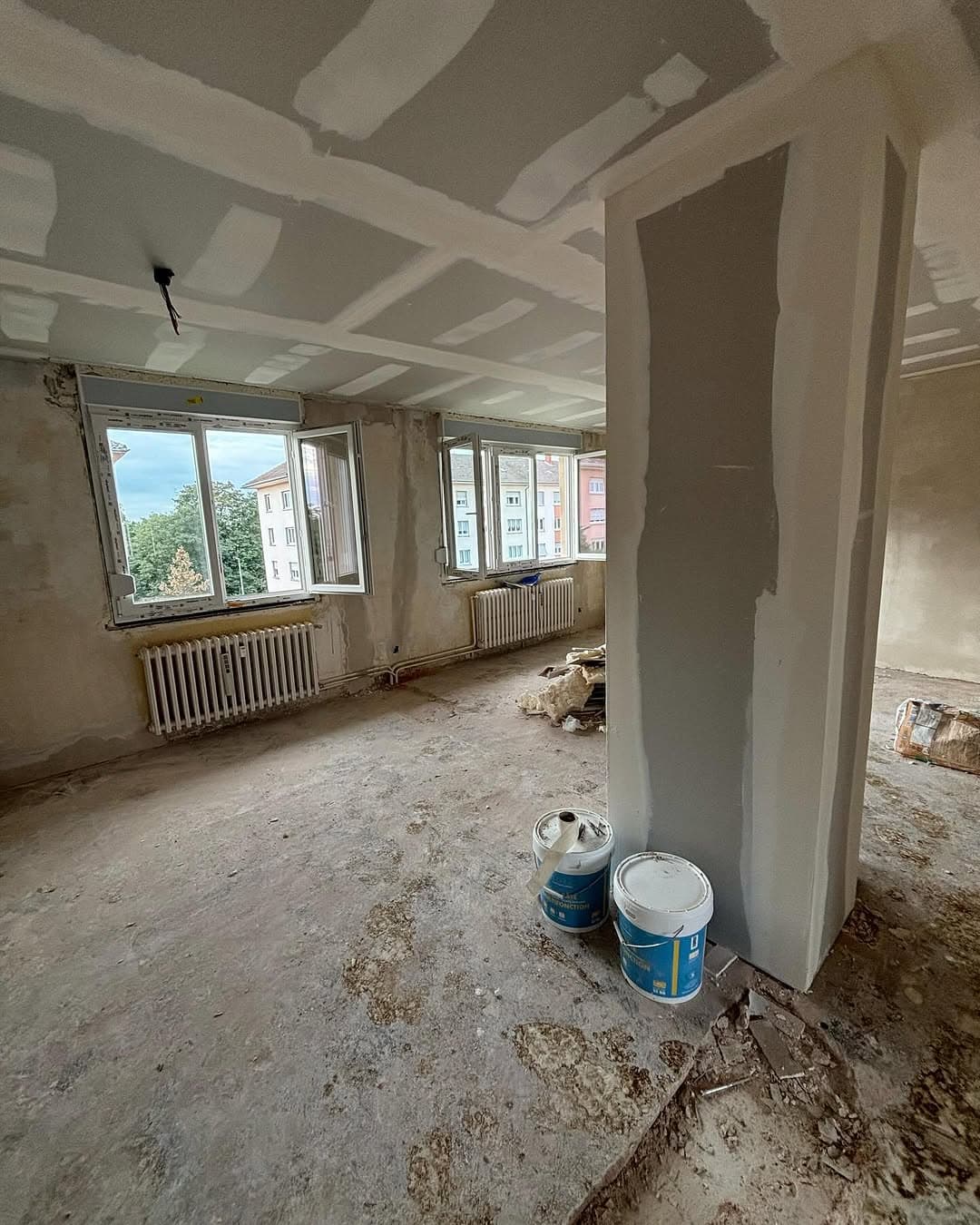 piece vie plafond platre pendant travaux