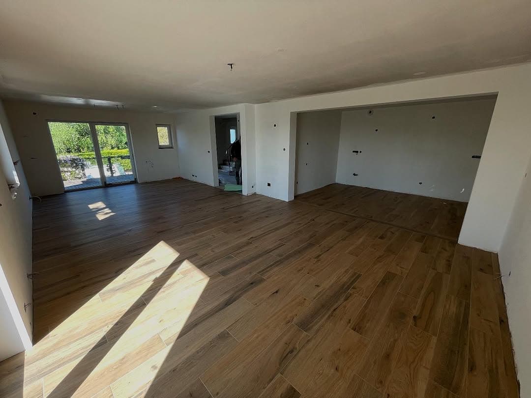 piece vie parquet fini lumiere naturelle apres