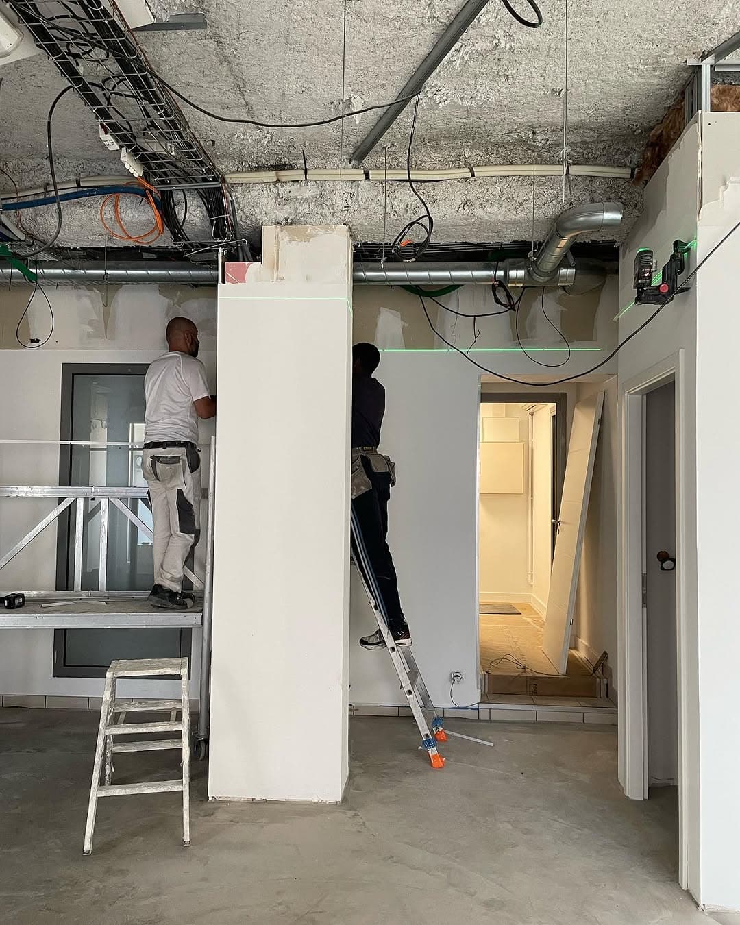 bureau cloisons plafond technique pendant travaux