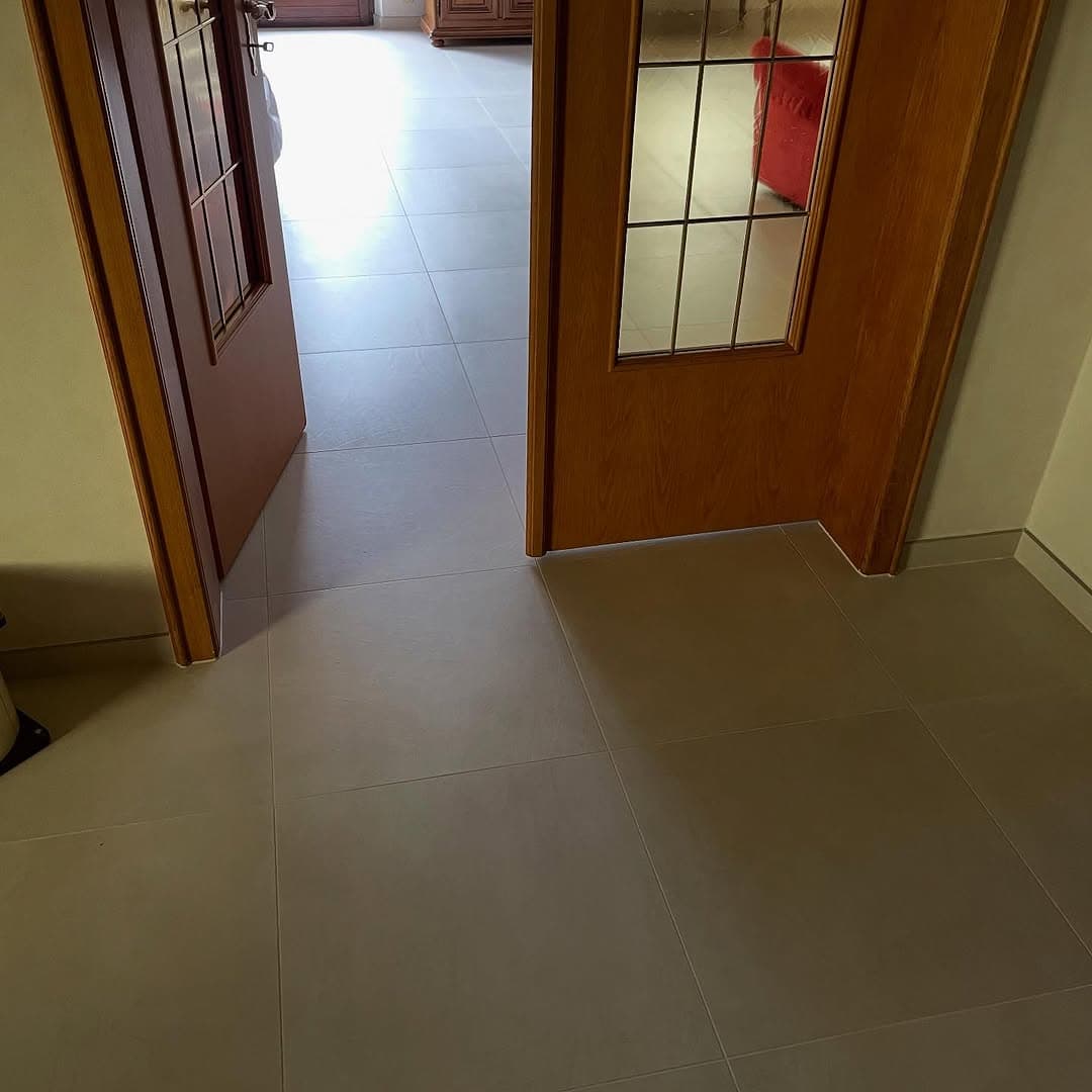 couloir carrelage grand format apres