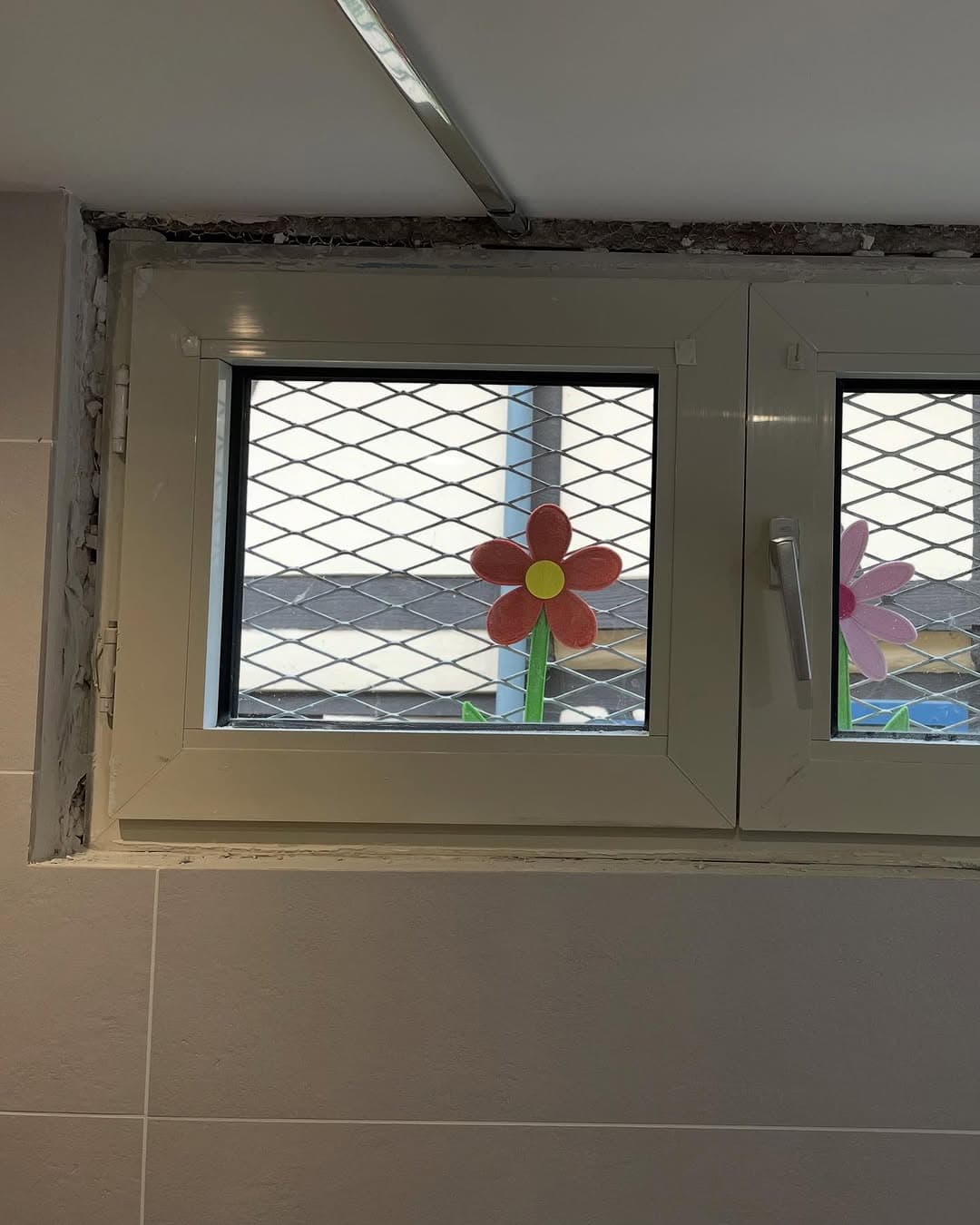 fenetre salle de bain raccord carrelage apres