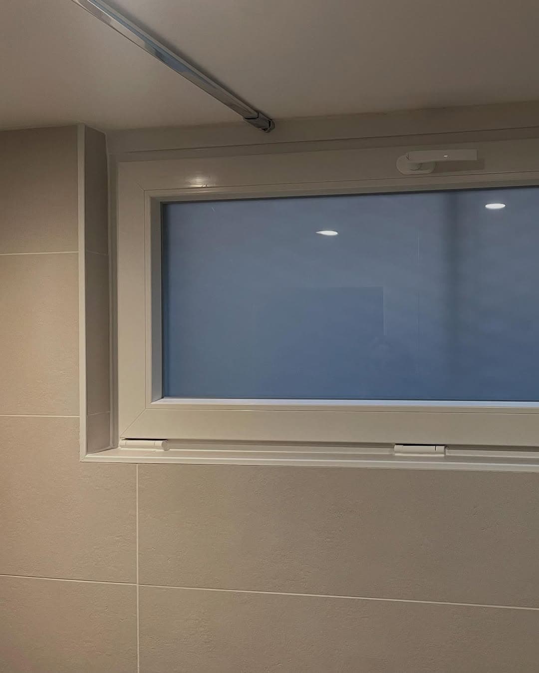 fenetre salle de bain vitrage depoli apres